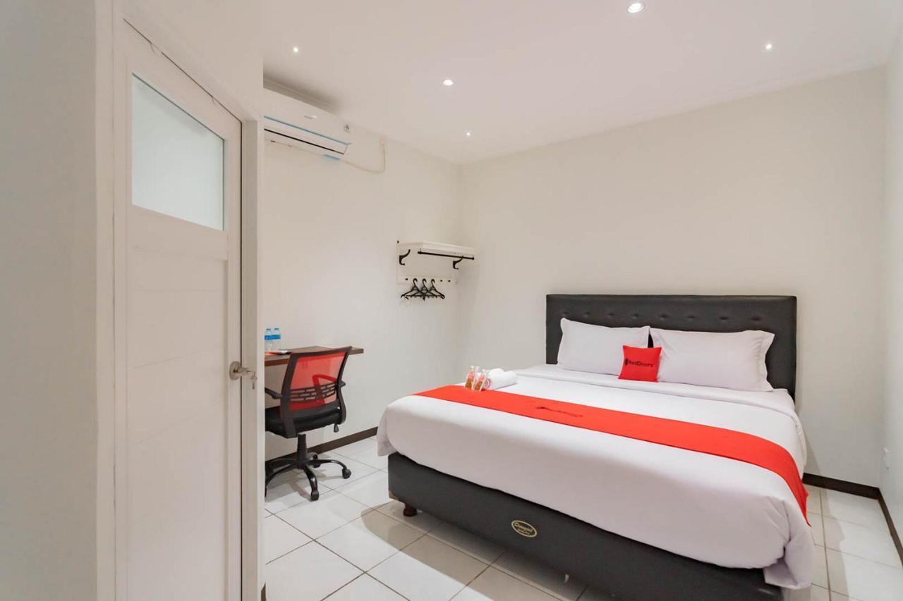 Reddoorz Plus @ Pakuan Residence Tajur Bogor Exterior photo